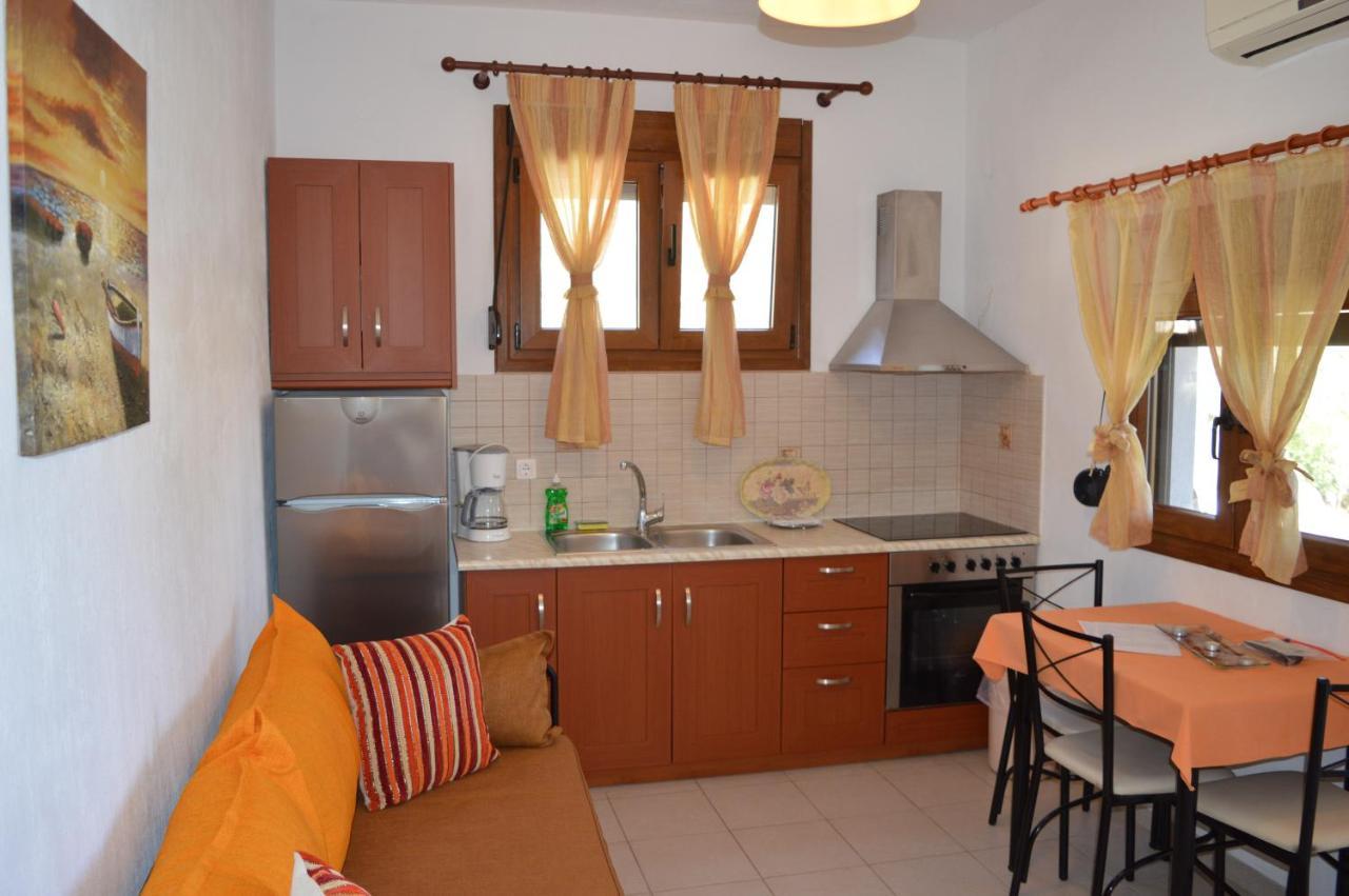 Remvi Apartments Skopelos Town Exterior photo