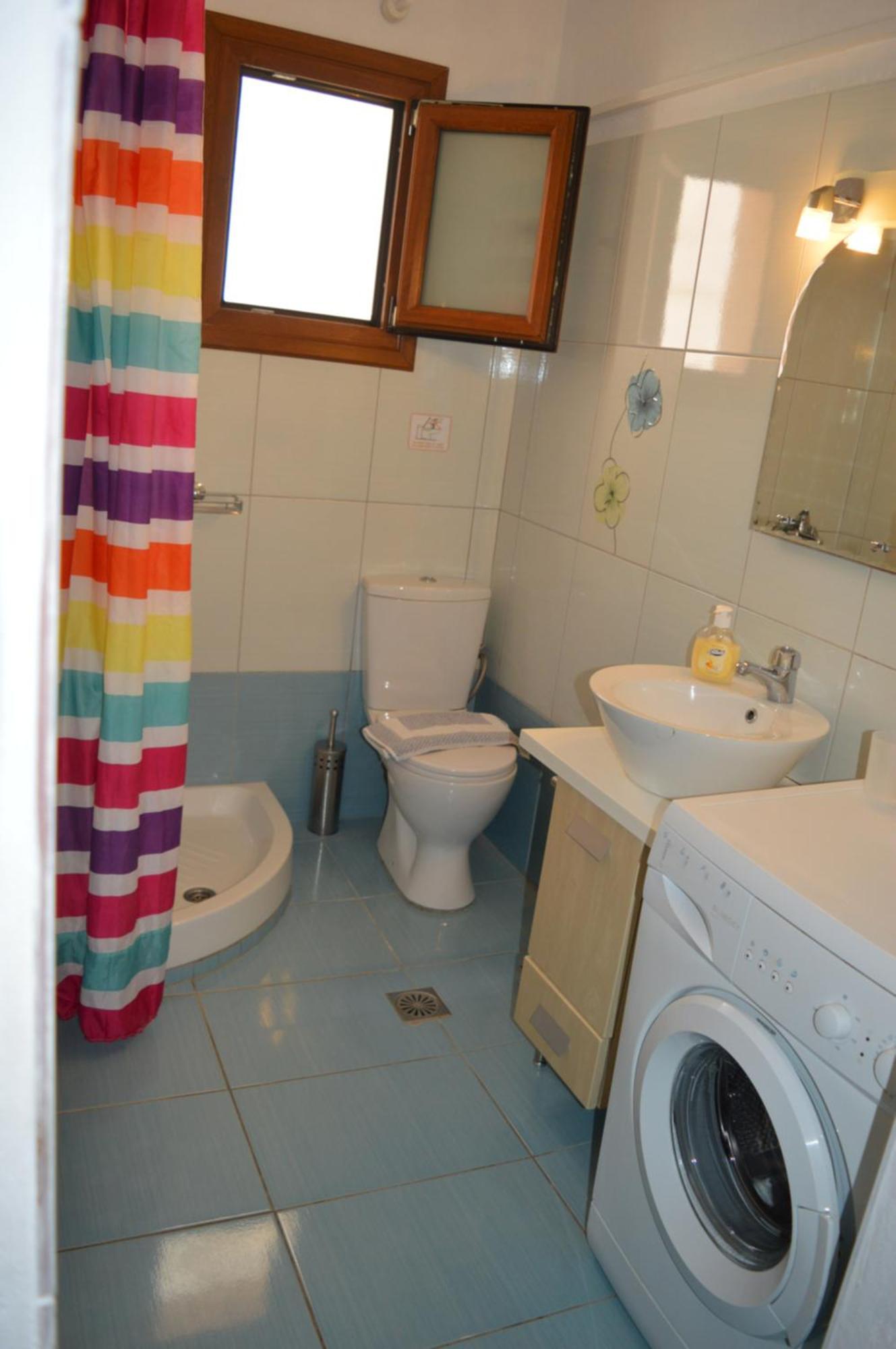Remvi Apartments Skopelos Town Room photo
