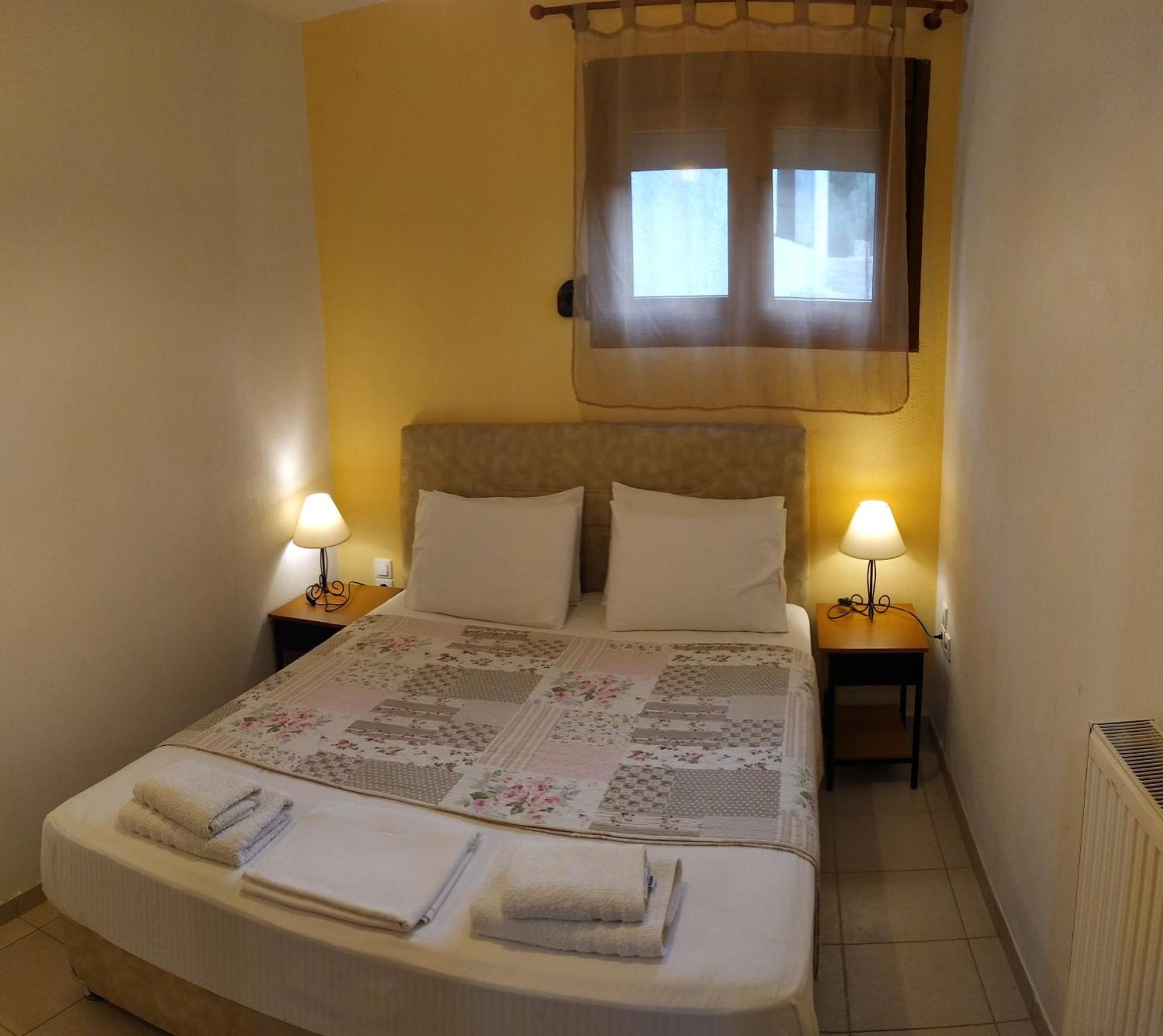Remvi Apartments Skopelos Town Room photo