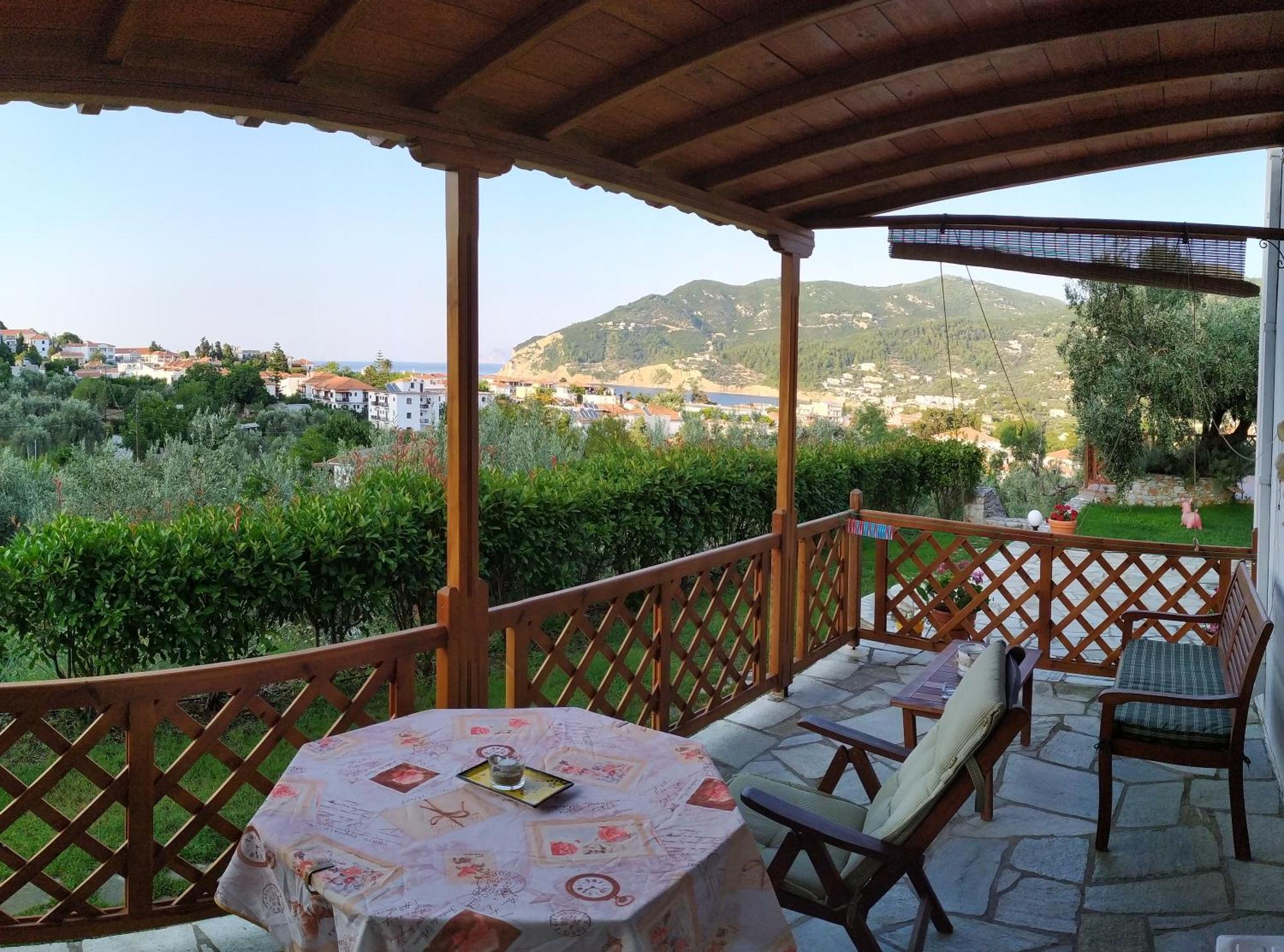 Remvi Apartments Skopelos Town Room photo